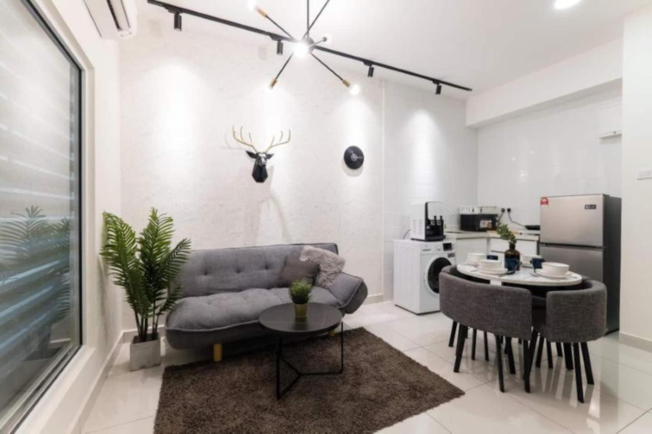Arte Mont Kiara 3pax Jacuzzi Pool Gym Near Mitec Matrade Apartemen