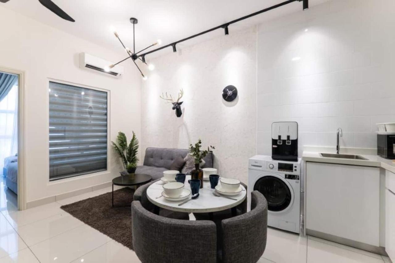 Arte Mont Kiara 3pax Jacuzzi Pool Gym Near Mitec Matrade * Kuala Lumpur