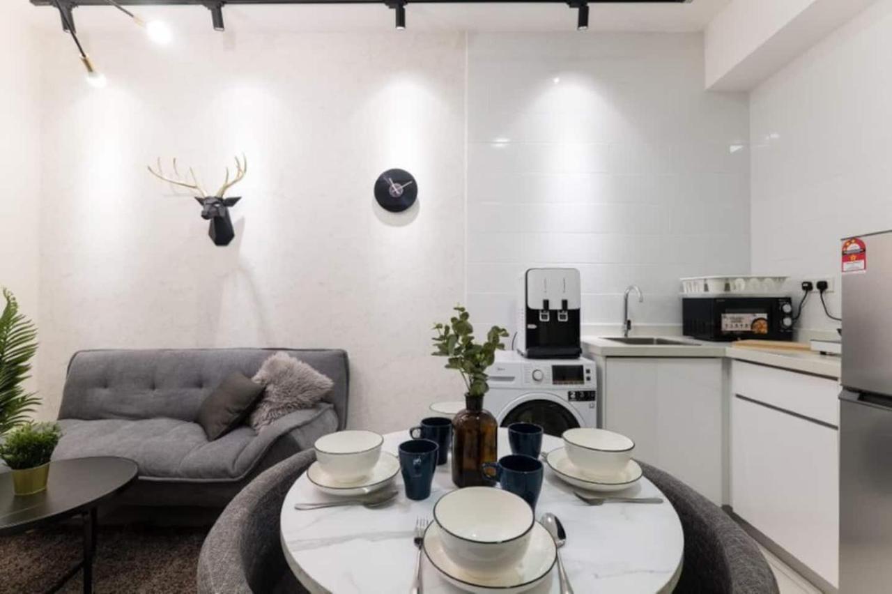 Arte Mont Kiara 3pax Jacuzzi Pool Gym Near Mitec Matrade Apartemen Kuala Lumpur