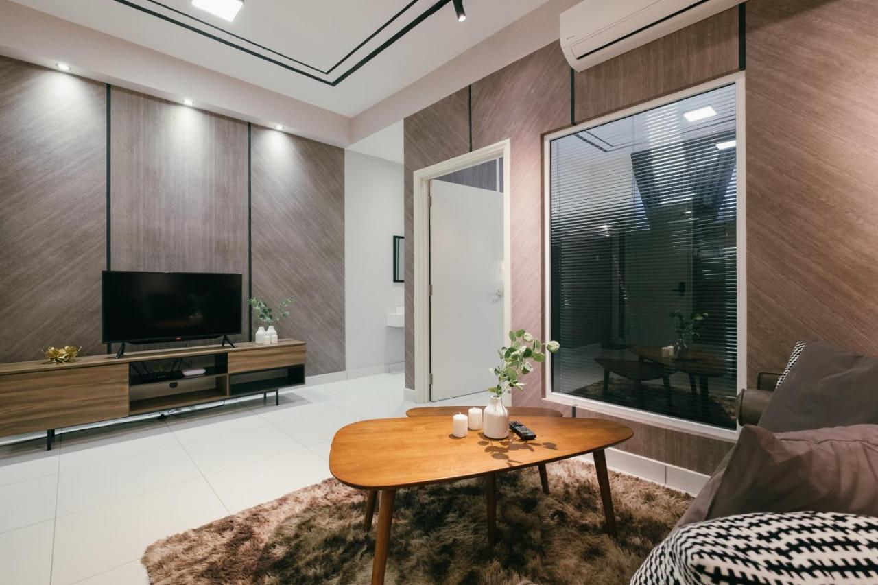 Arte Mont Kiara 3pax Jacuzzi Pool Gym Near Mitec Matrade Apartemen *