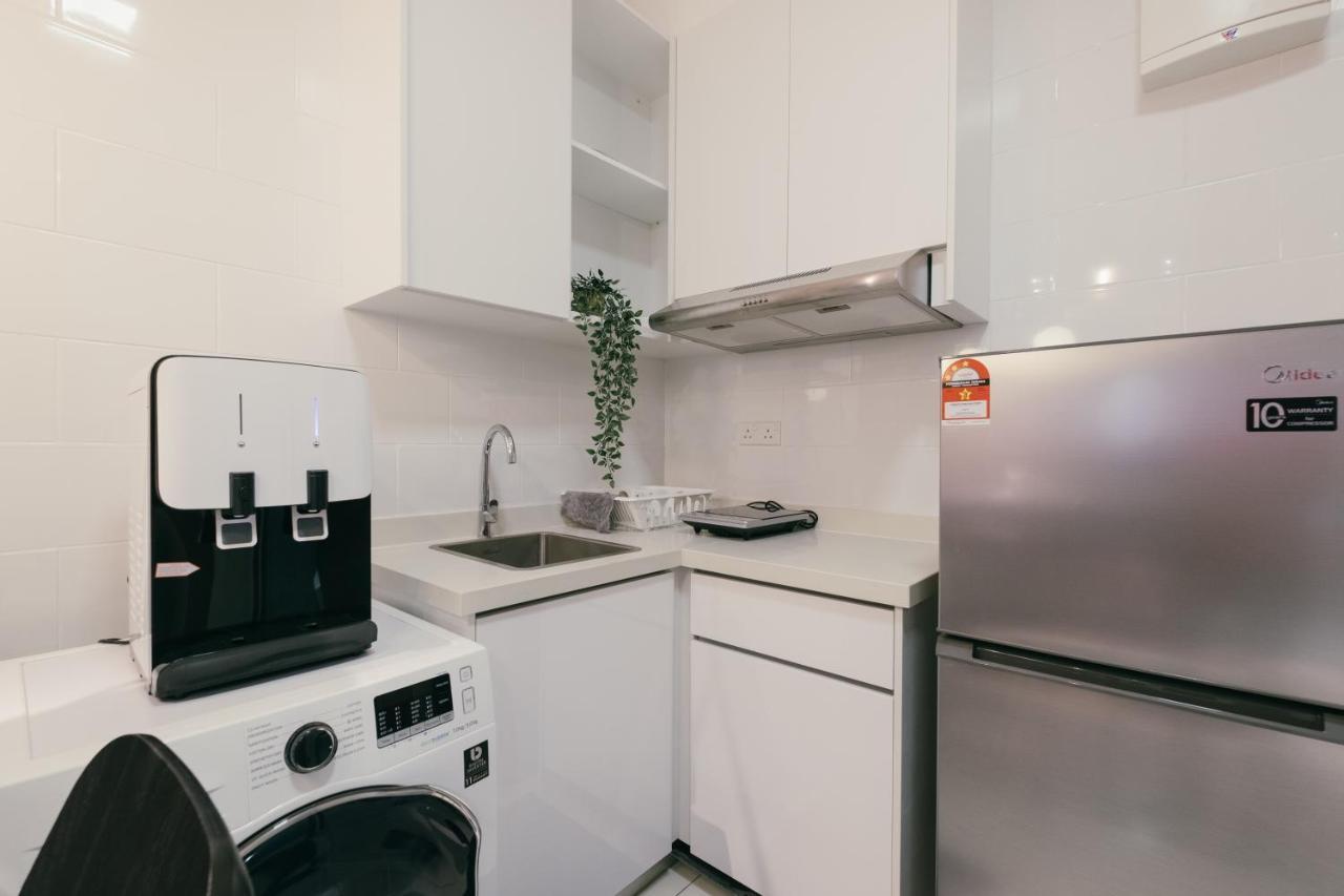 Apartment Arte Mont Kiara 3pax Jacuzzi Pool Gym Near Mitec Matrade
