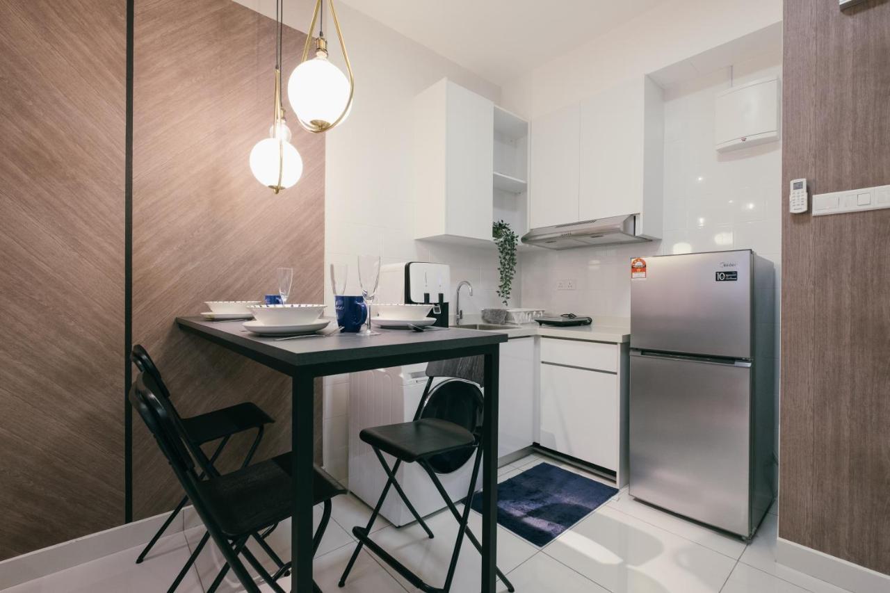 Apartment Arte Mont Kiara 3pax Jacuzzi Pool Gym Near Mitec Matrade